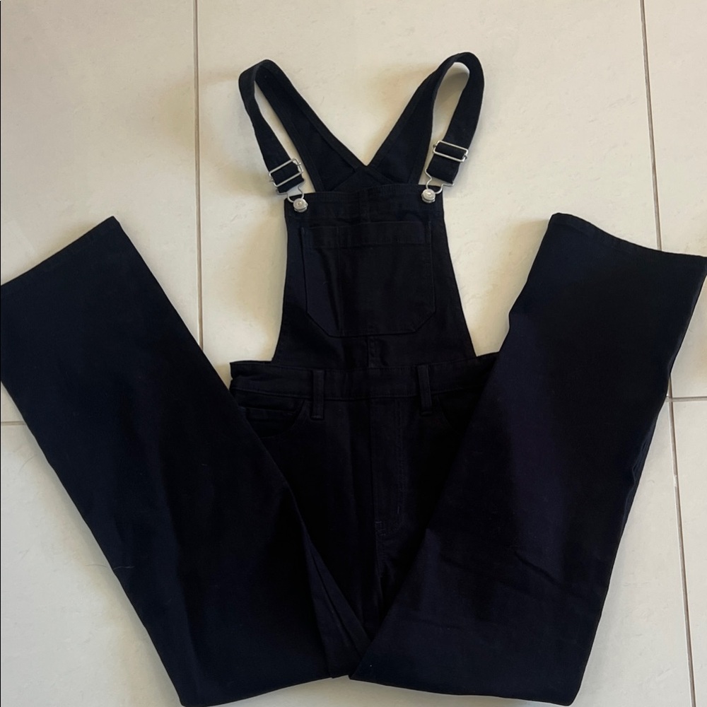 Chic Levi’s Black Women's Overalls (new, no tags)